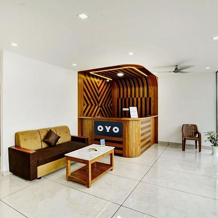 Hotel O Grand Parassini Pāppinisseri Extérieur photo